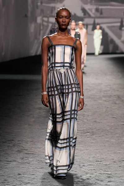 Look 43